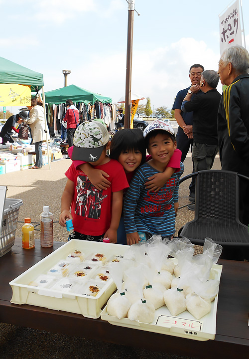 小松おあしす市場の山のマルシェ(お米の収穫祭)