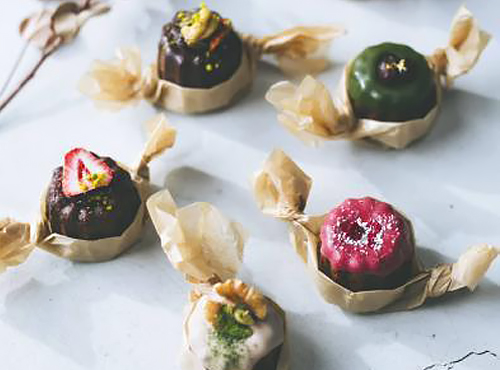 にじとまめ。さんのカヌレ