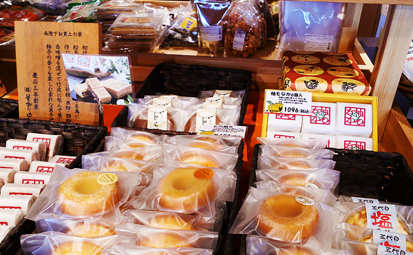 小松おあしす市場の店内の様子