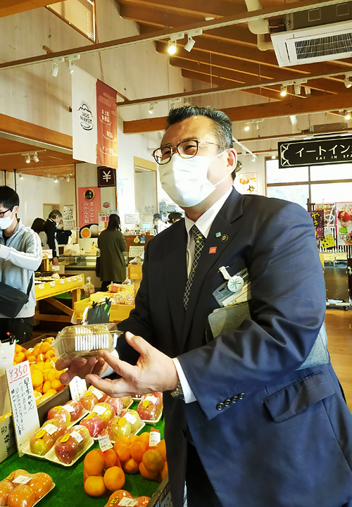 小松おあしす市場の山のマルシェに西条市長さんの視察と来店